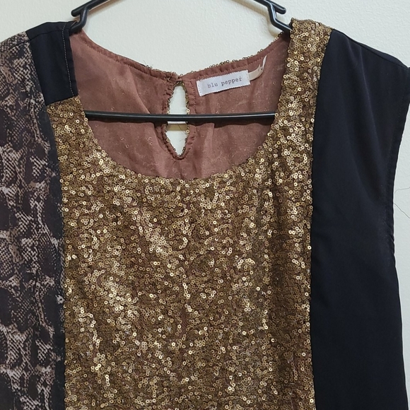 Dress - Picture 2 of 4